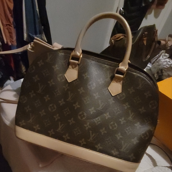 Alma - Picture 1 of 1